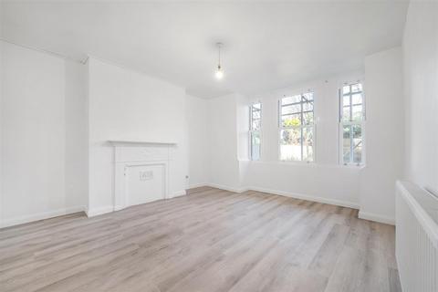 1 bedroom maisonette to rent, Rosendale Road, London