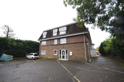 2 bedroom apartment to rent, Station Road, Netley, SO31