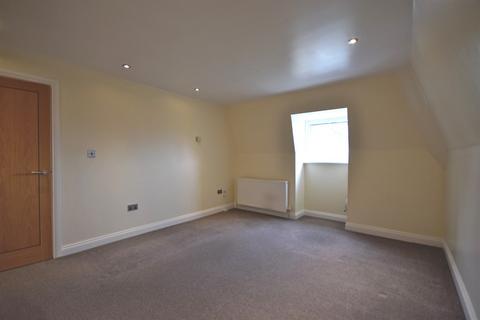 2 bedroom apartment to rent, Station Road, Netley, SO31