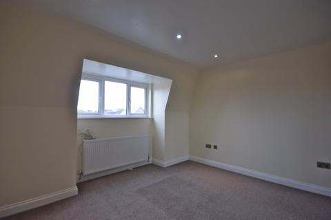 2 bedroom apartment to rent, Station Road, Netley, SO31