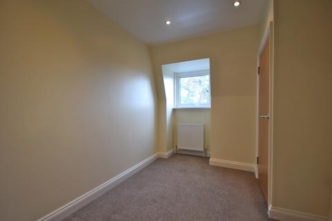 2 bedroom apartment to rent, Station Road, Netley, SO31