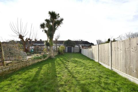 3 bedroom terraced house for sale, Applegarth Drive, Ilford, Essex