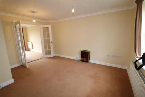 3 bedroom detached house to rent, Malyon Road, Hadleigh, IP7