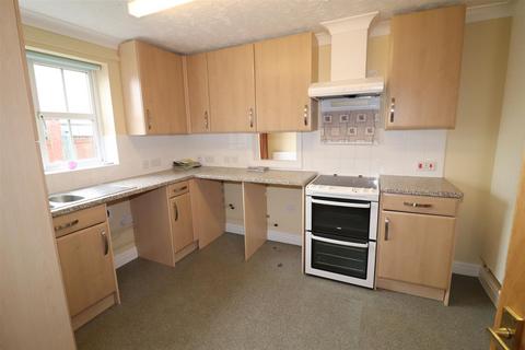 3 bedroom detached house to rent, Malyon Road, Hadleigh, IP7