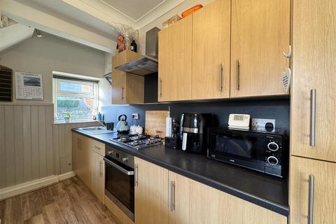 2 bedroom end of terrace house for sale, Gib Lane, Skelmanthorpe HD8 9BG