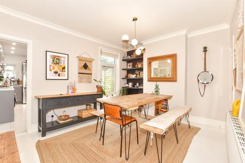 20 Athelstan Road, Folkestone, CT19 6EU
