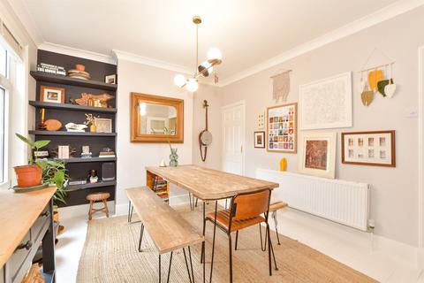 20 Athelstan Road, Folkestone, CT19 6EU