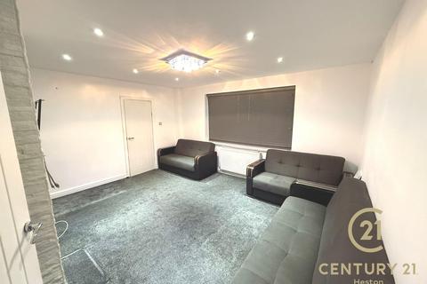 4 bedroom terraced house to rent, Shadwell Court, NORTHOLT UB5