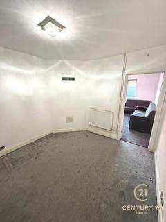 4 bedroom terraced house to rent, Shadwell Court, NORTHOLT UB5