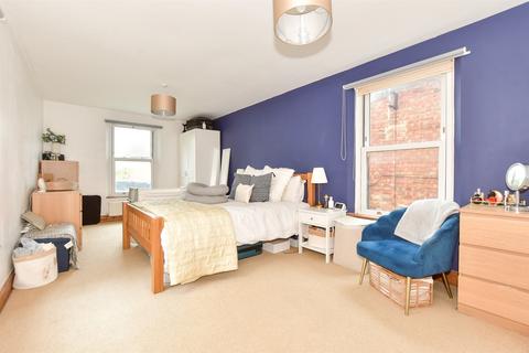 Flat 3, 72 Broadmead Road, Folkestone, CT19 5AR
