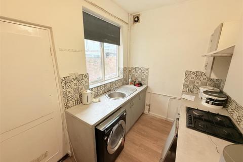 2 bedroom house to rent, Noel Street, Nottingham NG7