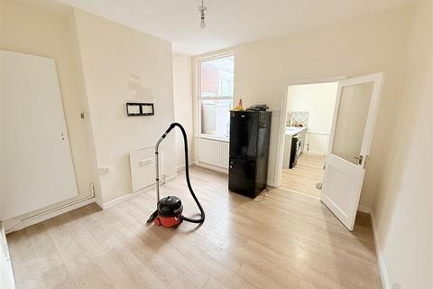 2 bedroom house to rent, Noel Street, Nottingham NG7