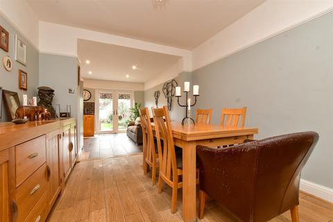 21 Taunton Close, Sutton, SM3 9NG