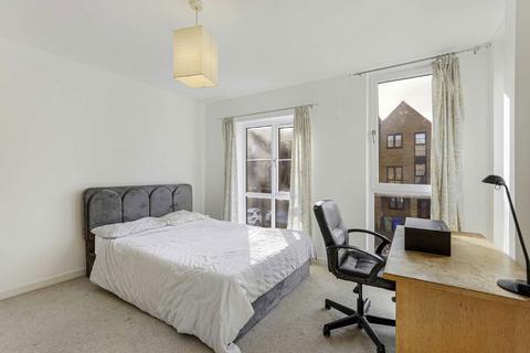 4 bedroom terraced house to rent, Brunswick Quay, London SE16