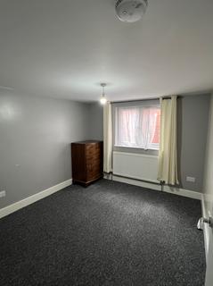 2 bedroom maisonette to rent, charter house Avenue, HA03DB