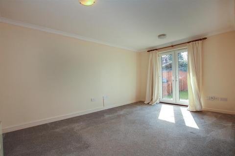 2 bedroom maisonette to rent, Plested Court, Aylesbury HP22