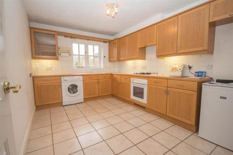 3 bedroom house to rent, Nashs Farm, Aylesbury HP22