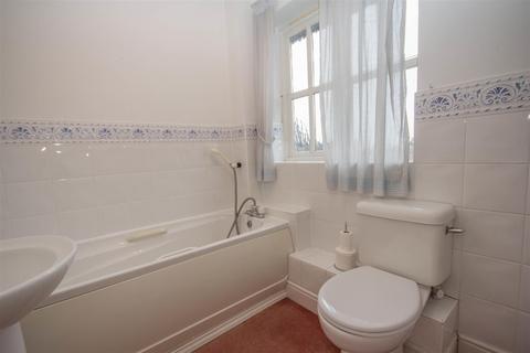 3 bedroom house to rent, Nashs Farm, Aylesbury HP22