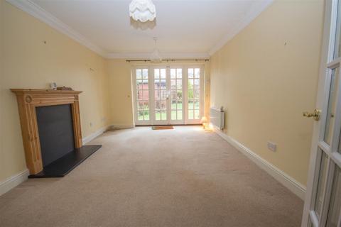 3 bedroom house to rent, Nashs Farm, Aylesbury HP22