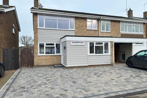 4 bedroom semi-detached house for sale, Dunfane, Billericay