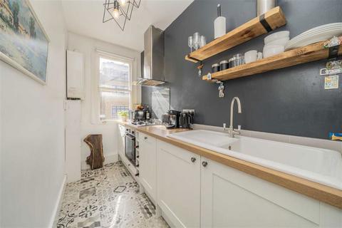 2 bedroom flat for sale, Handforth Road, London SW9