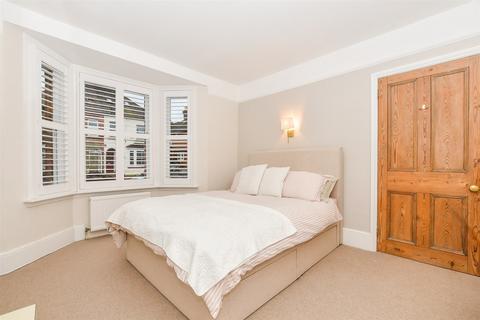 3 bedroom detached house for sale, Grovehill Road, Redhill, Surrey