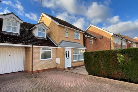 3 bedroom link detached house for sale, Goldfinch Close, Horsham, West Sussex