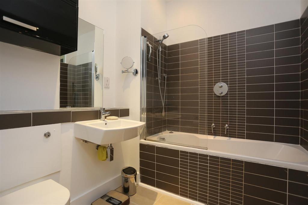 1, 56a Livingstone Road Bathroom.JPG