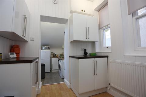 2 bedroom flat to rent, Wilbury Road, Hove