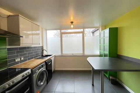 2 bedroom duplex to rent, Sycamore Avenue, Hampshire SO53