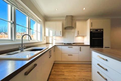 4 bedroom detached house to rent, Dean Forest Way, Broughton Village