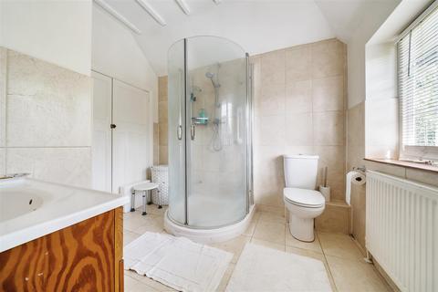 Halland Pathfields Close, Haslemere, GU27 2BL