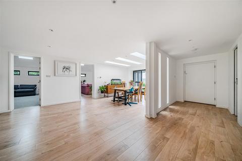 Baynards Hill Road, Haslemere, GU27 2JP