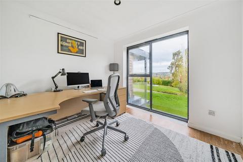 Baynards Hill Road, Haslemere, GU27 2JP