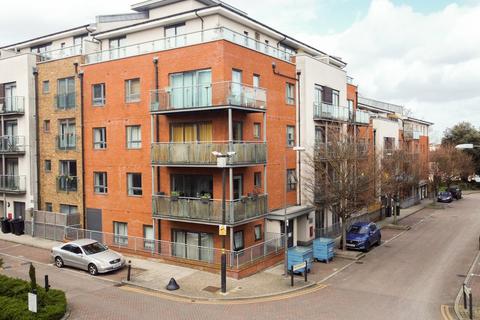 2 bedroom flat for sale, Desvignes Drive, Hither Green , London, SE13