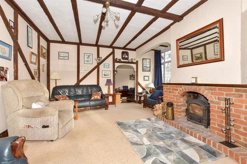 4 bedroom detached house for sale, The Oval, Dymchurch, Romney Marsh, Kent