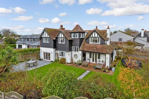 4 bedroom detached house for sale, The Oval, Dymchurch, Romney Marsh, Kent