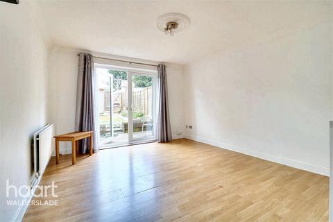 2 bedroom terraced house to rent, Savage Road, CHATHAM