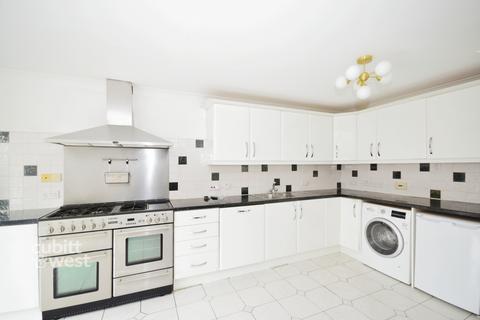 5 bedroom terraced house to rent, Kingswood Drive Sutton SM2