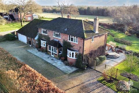 4 bedroom detached house for sale, Crookham Common Road, Thatcham RG19