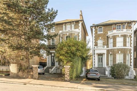 3 bedroom flat to rent, Burnt Ash Road, London SE12