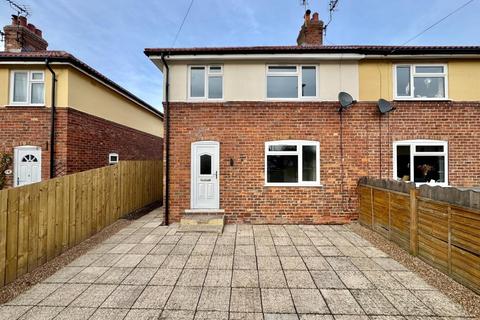 3 bedroom semi-detached house to rent, 3 Bed Semi-Detached House, Postill Square, Bridlington, YO16 7LU