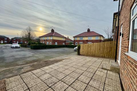 3 bedroom semi-detached house to rent, 3 Bed Semi-Detached House, Postill Square, Bridlington, YO16 7LU