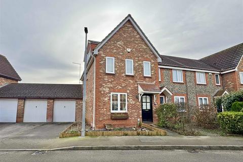 3 bedroom end of terrace house for sale, Martens Meadow, Braintree