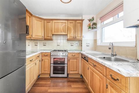 212 Turnpike Link, Croydon, CR0 5NZ