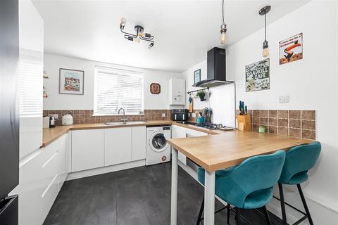 Flat 1, Exo Court, 78 Heathfield Road, Croydon, CR0 1EW
