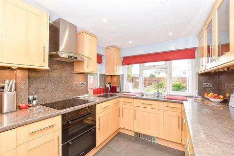 3 bedroom detached house for sale, Southfields Close, Chichester, West Sussex