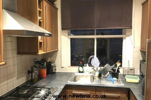 2 bedroom flat to rent, Marcus Street, London SW18