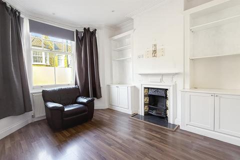 2 bedroom flat to rent, Marcus Street, London SW18