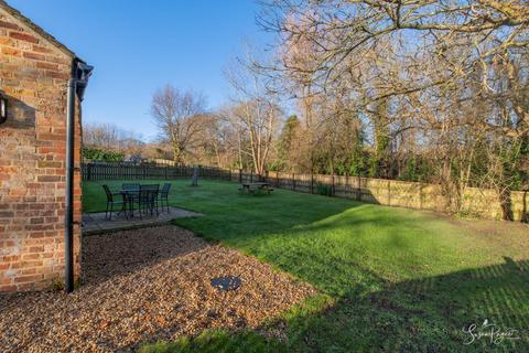 2 bedroom semi-detached house for sale, High Street, Wootton Bridge, Ryde